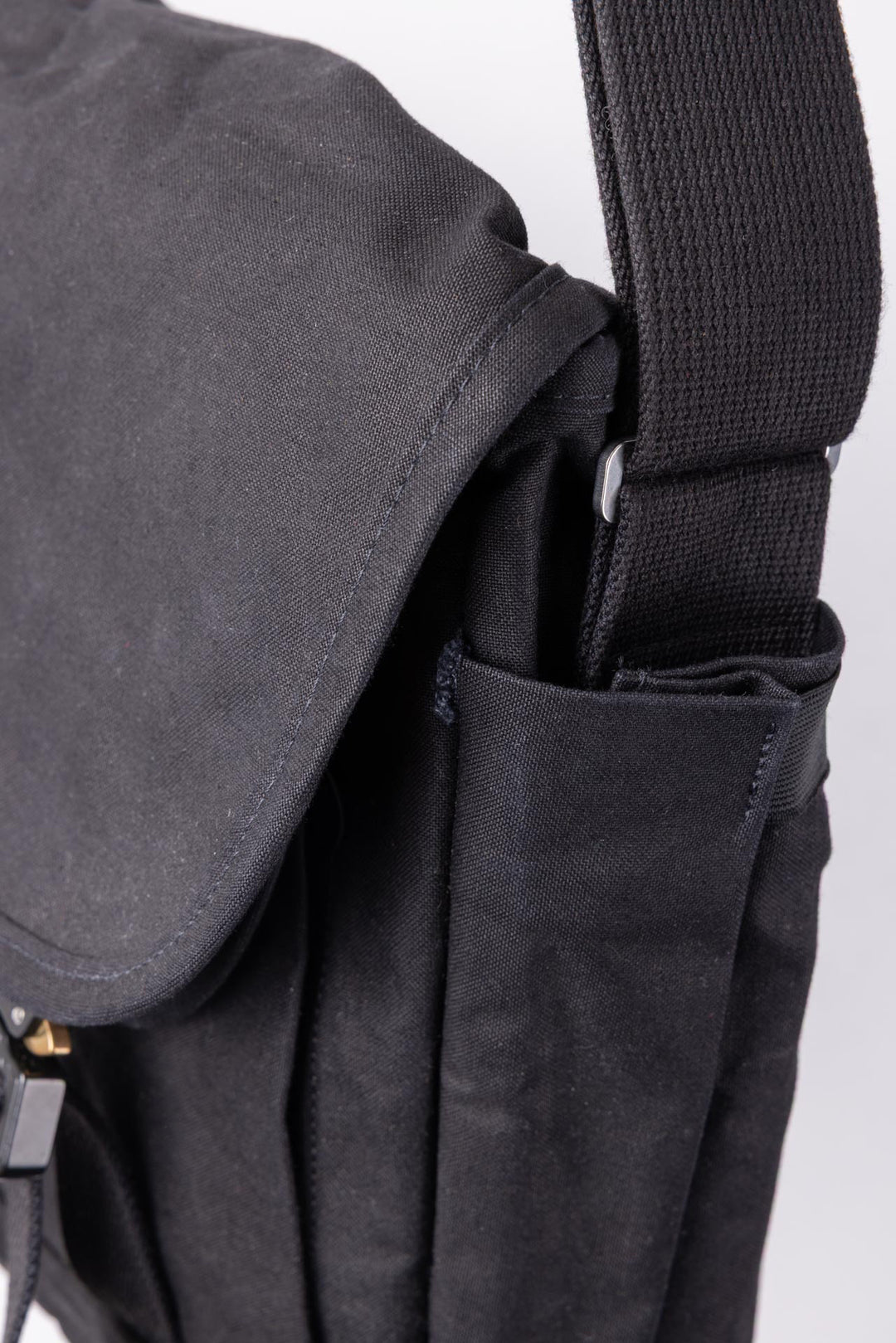 Sample Sale | Black Bairn Pro Messenger